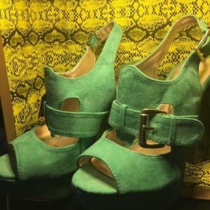 Summer Sandal Sale! Size 6